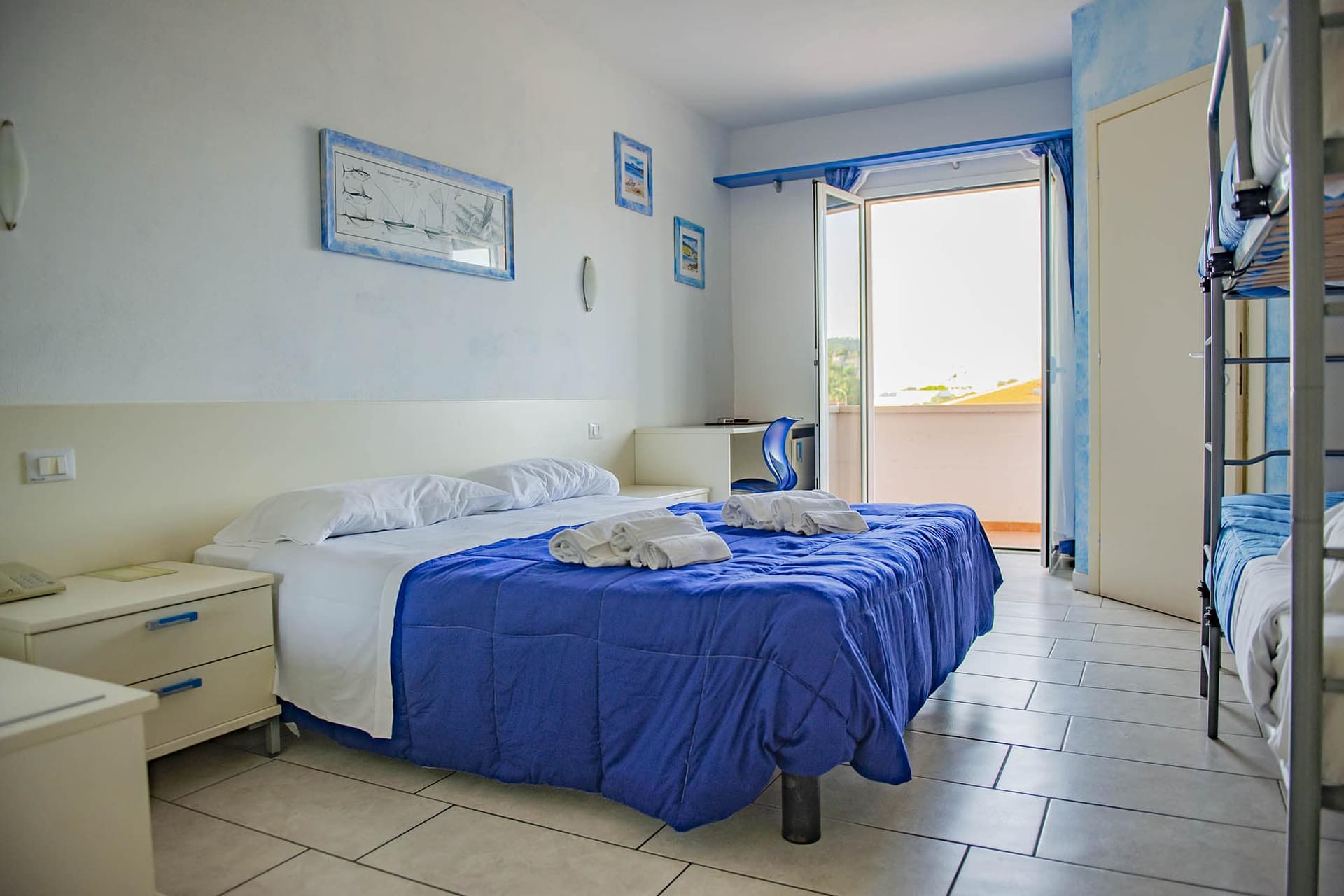 Camera Quadrupla con Balcone – Camera Cassiopea Hotel del Sole San Vincenzo